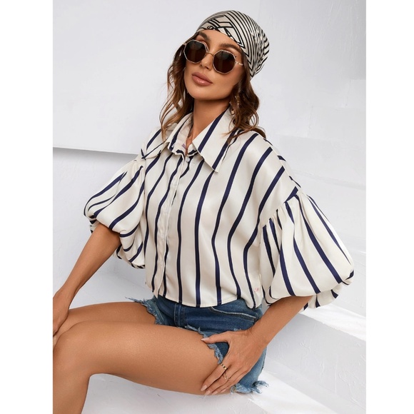 Striped Blue on White Lantern Sleeve Cropped Button Down Shirt - Picture 5 of 8
